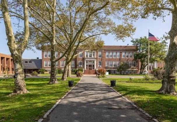 Lawrence Woodmere Academy