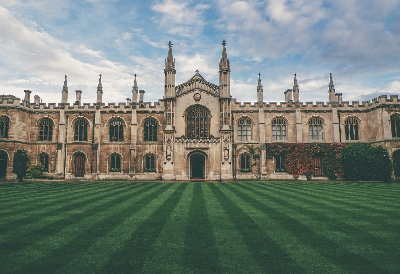 Cambridge - EC - CURSOS DE INGLÉS GENERAL