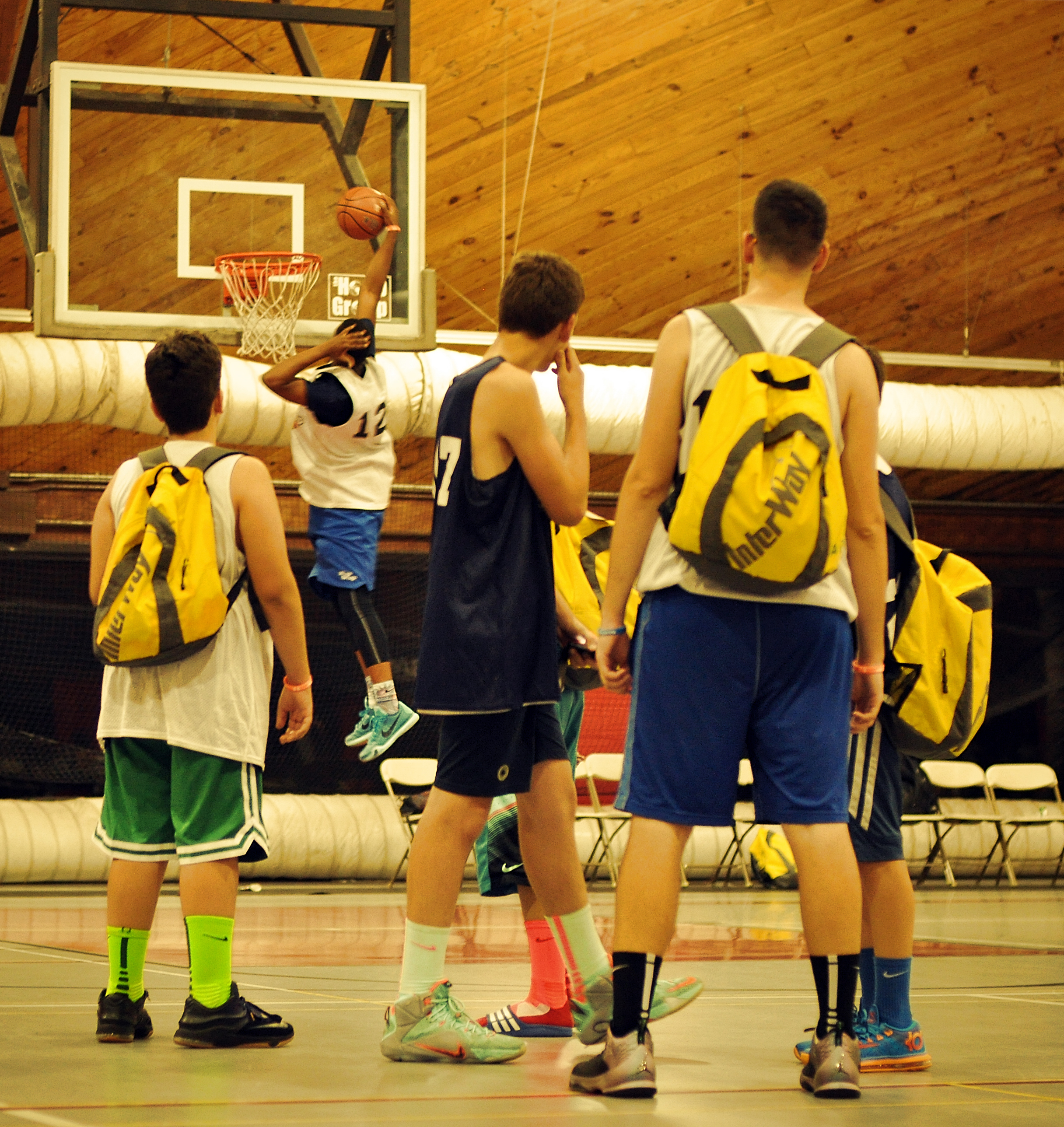 MINNEAPOLIS BASKETBALL - SPORTS